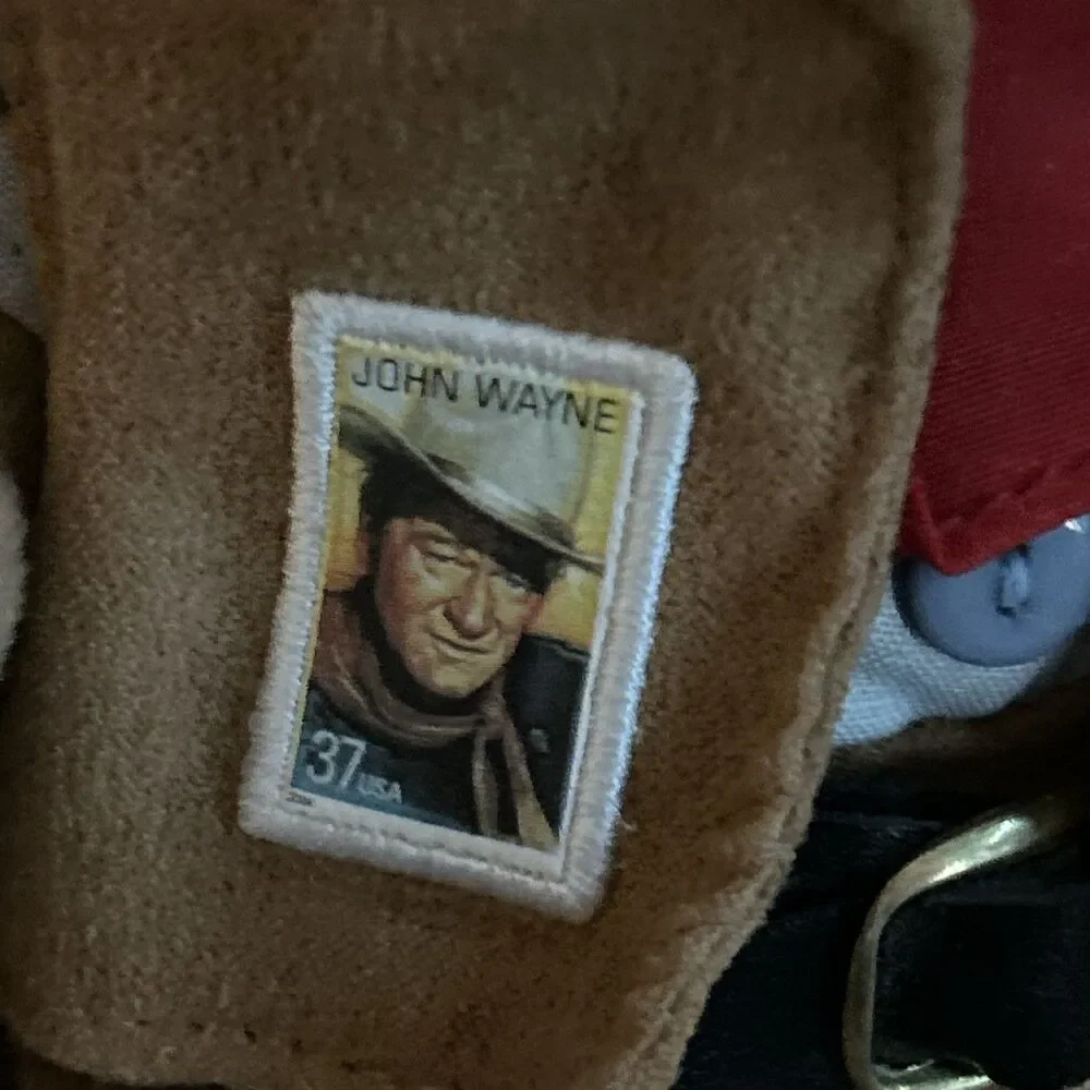 Legends of Hollywood John wayne stamp&bear From USPS! RARE